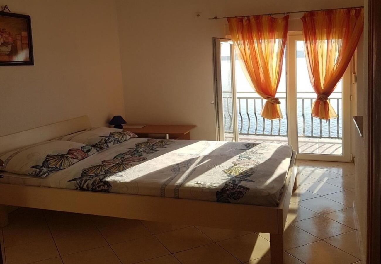 Apartments Domagoj - On The Beach Луково-Шугарье Экстерьер фото